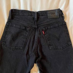 LEVI’S Wedgie Straight Denim